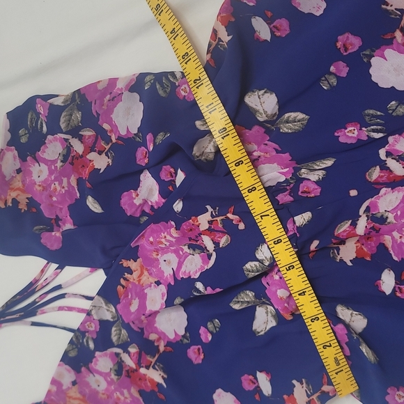 Forever 21 blue floral short romper sz small NWOT - Picture 6 of 9